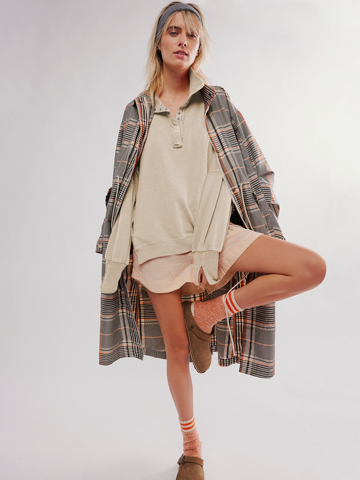 2024Amazon Hot-Selling Design Women's High-Quality Lantern Sleeve Decorative Line Split Collar Loose Sweatshirt