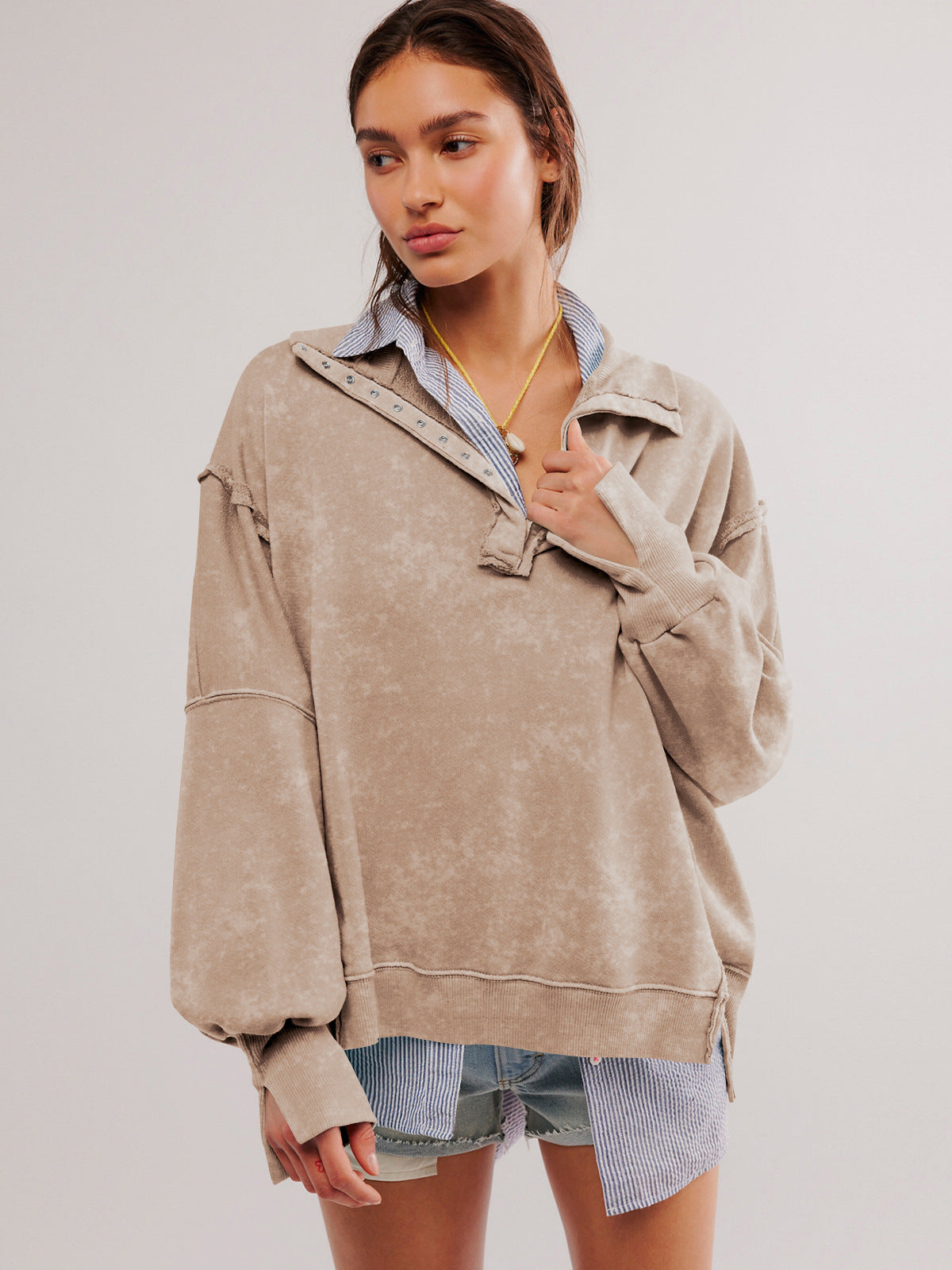 Sultyra Decorative Line Design Sense Top with Slit Lantern Sleeves polo