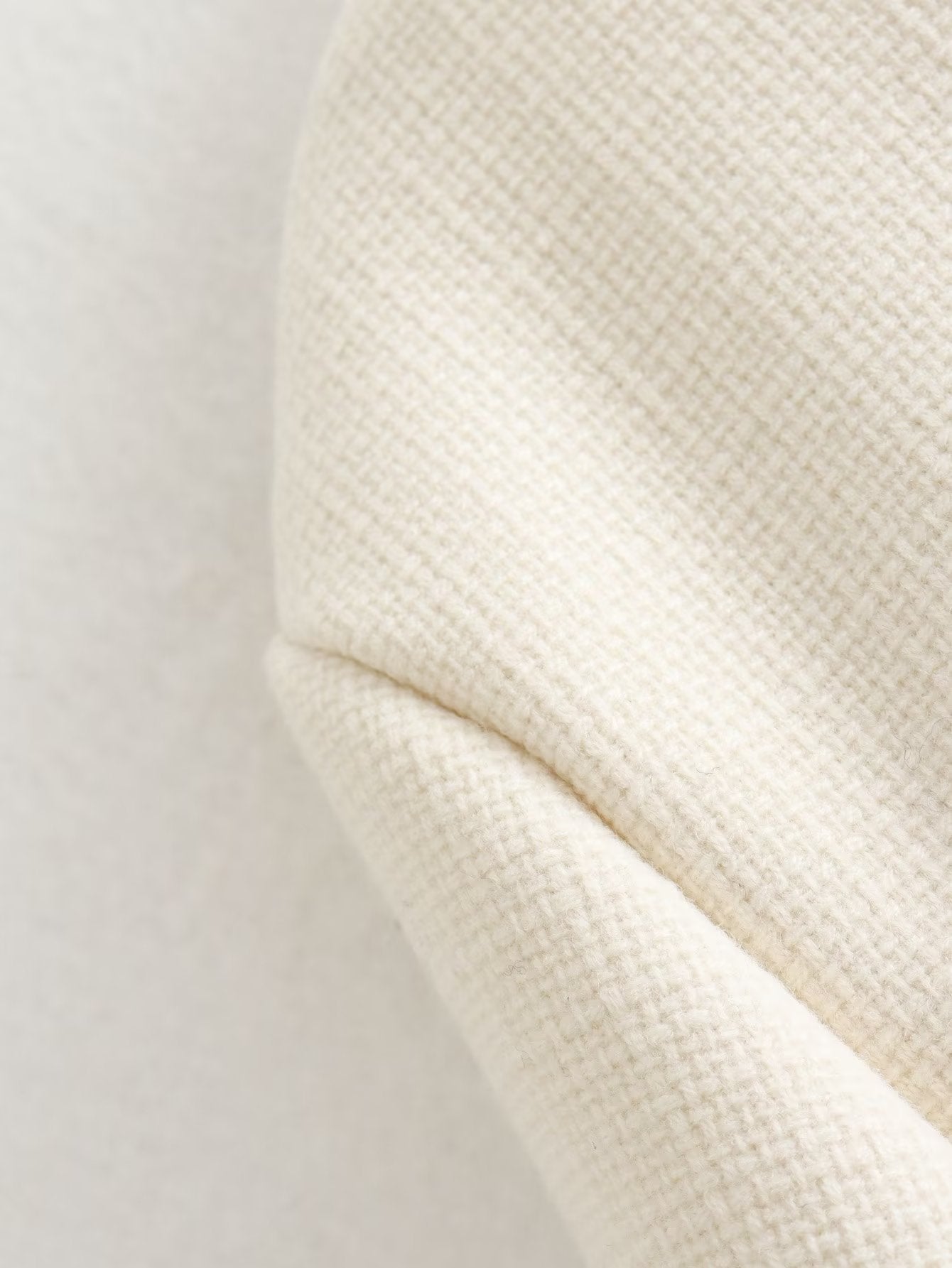 Wholesale Cross-Border Amazon Autumn Winter New Women's Fashion Small Fragrance Style Button Decor Short Blazer B88646